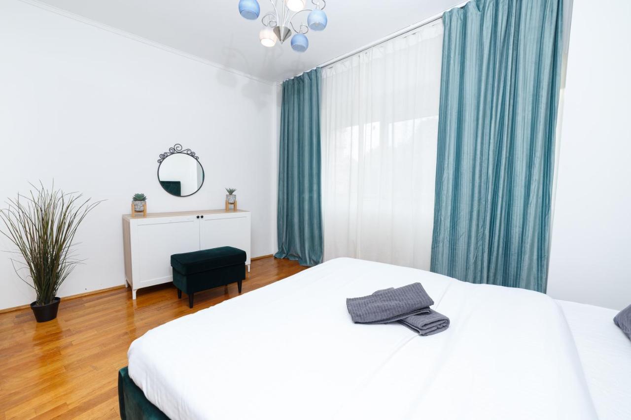 Color Apartments Unirii 14 Blv บูคาเรสต์ ภายนอก รูปภาพ
