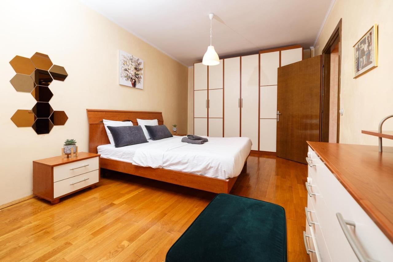 Color Apartments Unirii 14 Blv บูคาเรสต์ ภายนอก รูปภาพ